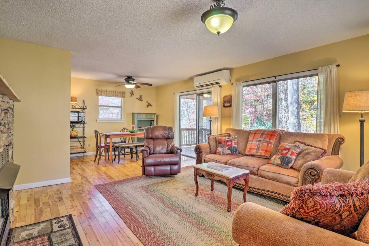 Vila Creekside Retreat With Deck, 18 Miles To Wolf Ridge Weaverville Exteriér fotografie