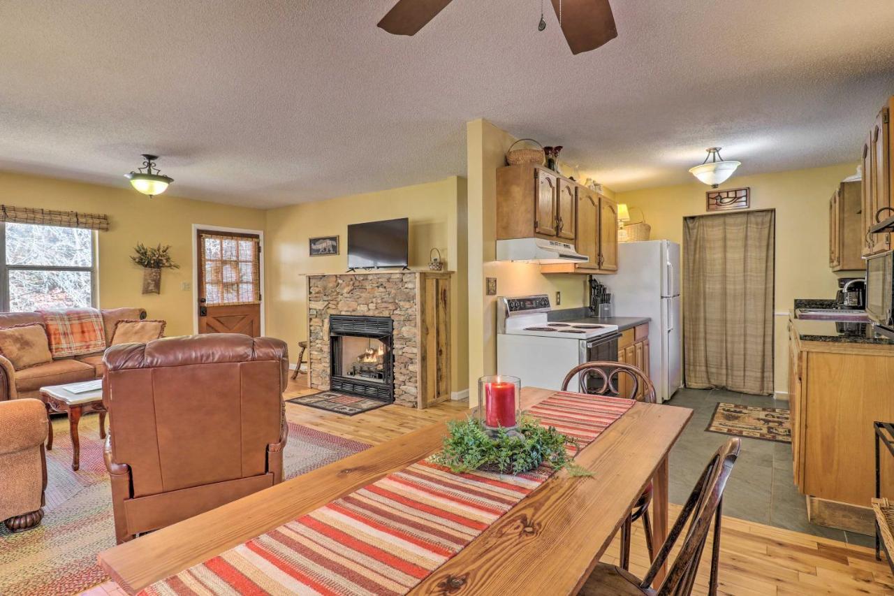 Vila Creekside Retreat With Deck, 18 Miles To Wolf Ridge Weaverville Exteriér fotografie