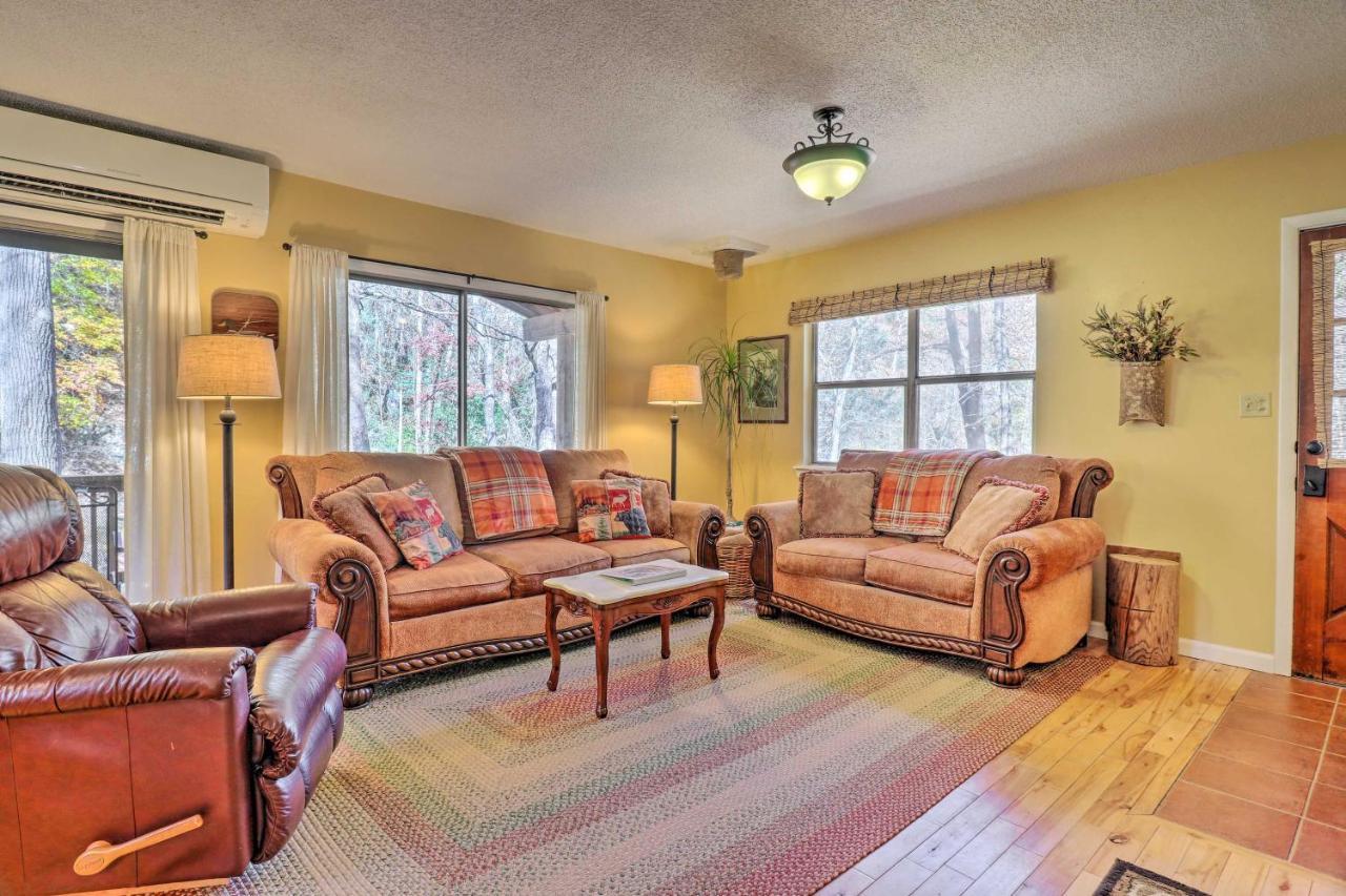 Vila Creekside Retreat With Deck, 18 Miles To Wolf Ridge Weaverville Exteriér fotografie