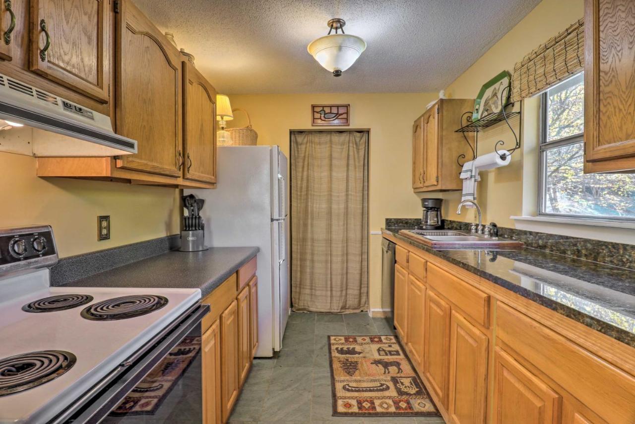 Vila Creekside Retreat With Deck, 18 Miles To Wolf Ridge Weaverville Exteriér fotografie