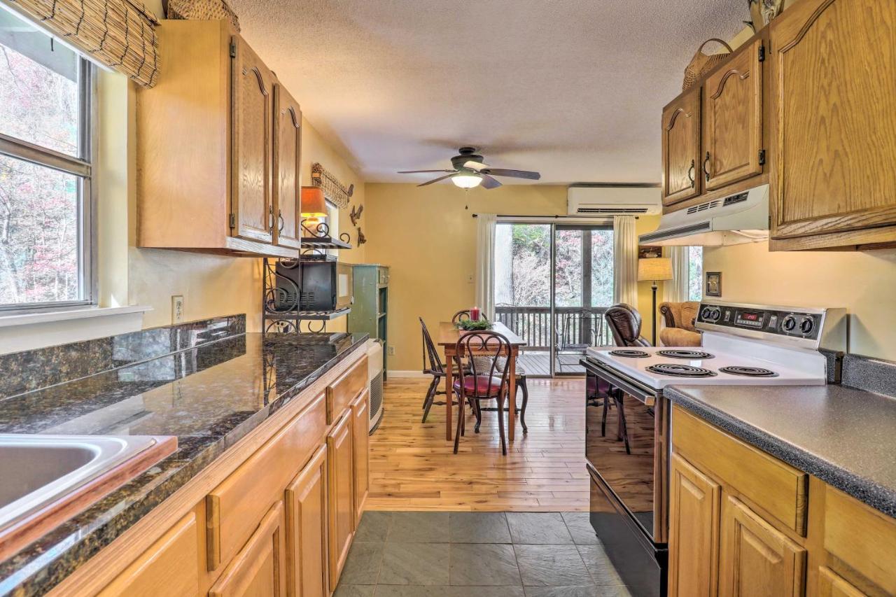 Vila Creekside Retreat With Deck, 18 Miles To Wolf Ridge Weaverville Exteriér fotografie