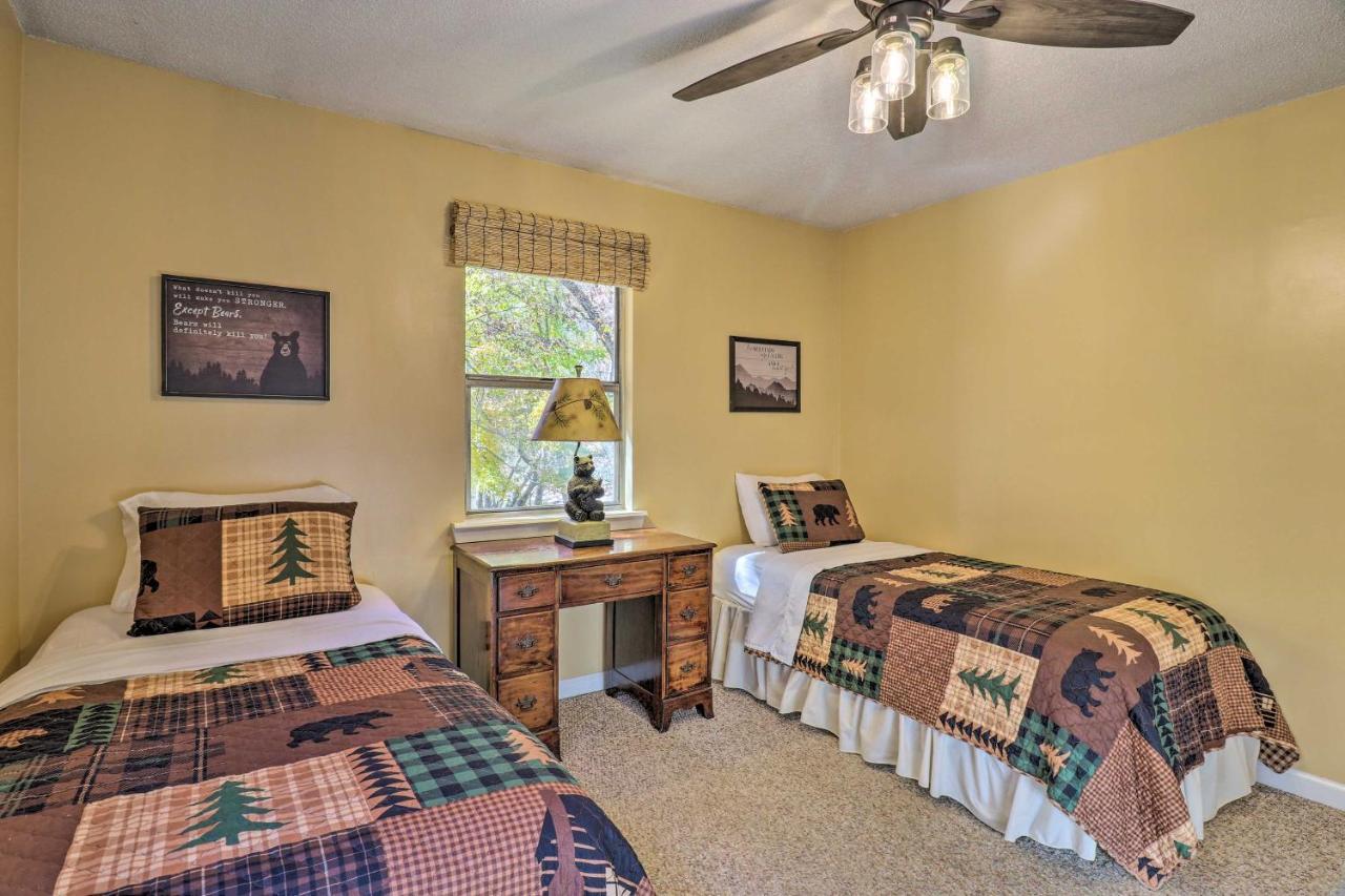 Vila Creekside Retreat With Deck, 18 Miles To Wolf Ridge Weaverville Exteriér fotografie